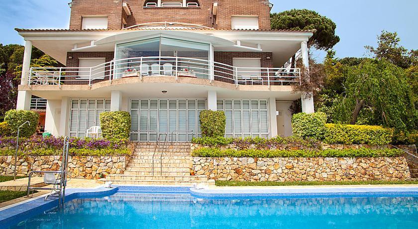Вилла Villa Arenys de Munt