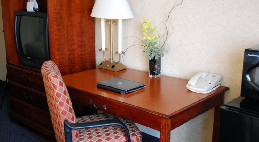 Отель Best Western Plus Lehigh Valley Hotel
