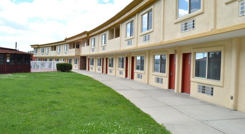 Отель Best Western Crossroads Inn