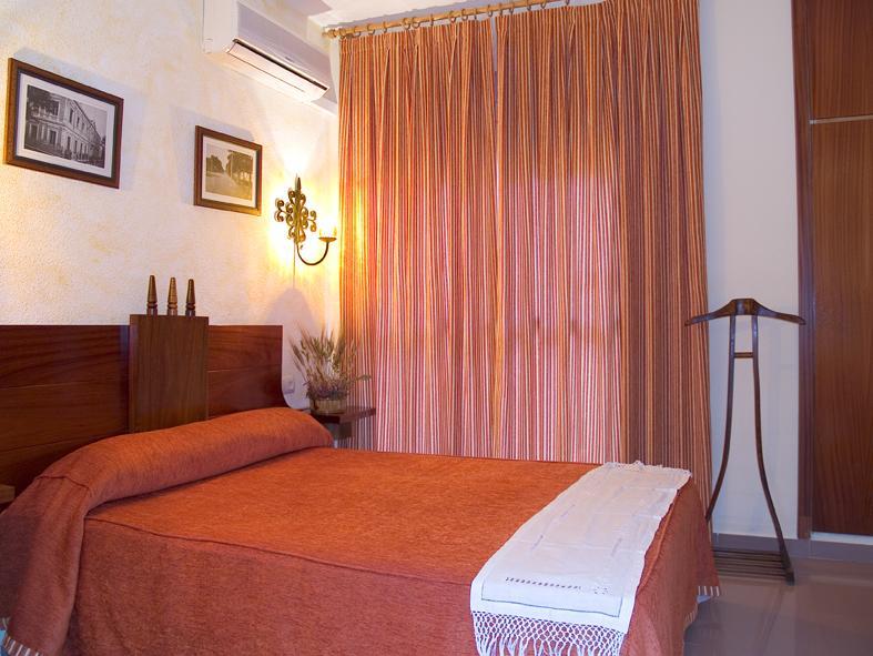 Отель Hotel Yeste