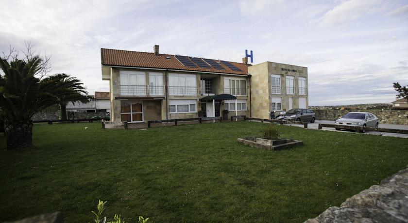 Отель Hotel Alcamino