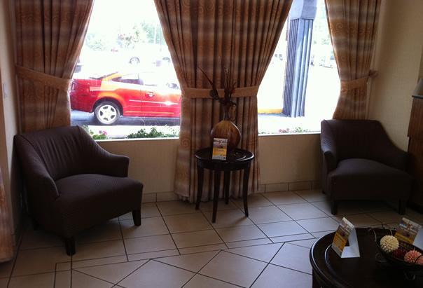 Econo Lodge Airport