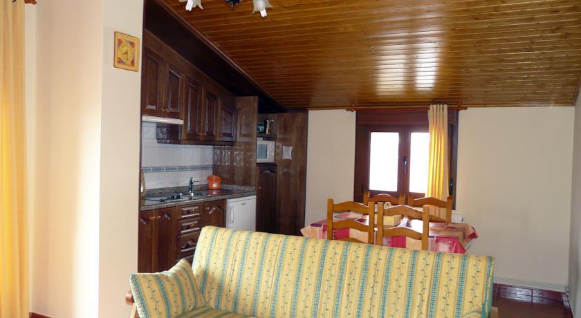 Отель Apartamentos Rurales El Prado