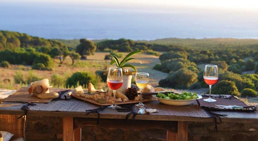 Апартаменты Villa Bolonia Beach
