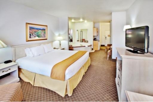 Отель Holiday Inn Express Hotel & Suites AMES
