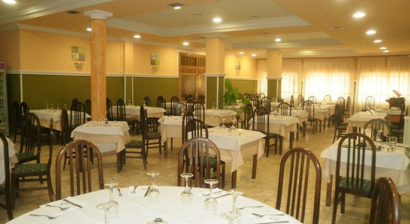 Гостевой дом Hostal Restaurante Las Ruedas