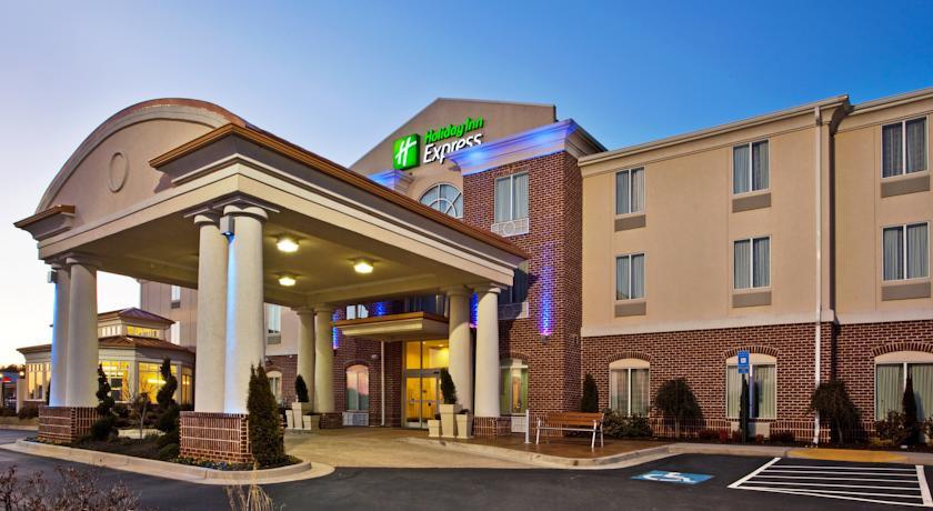 Отель Holiday Inn Express Hotel & Suites BREMEN