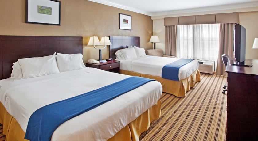 Отель Holiday Inn Express Hotel & Suites BYRON