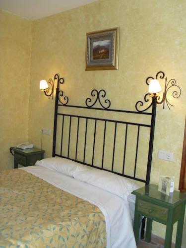 Отель Hotel L'Abadia