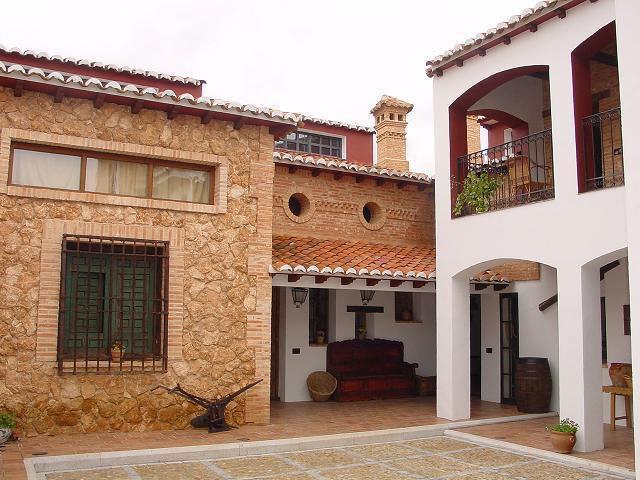 Отель Las Junqueras