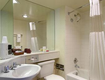 Отель Ramada Commerce