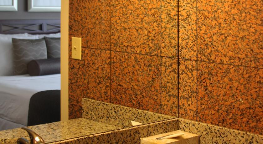 Отель Red Lion Inn and Suites Victoria
