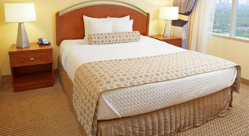 Crowne Plaza Suites Arlington