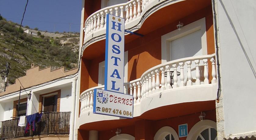 Отель Hostal D´Ernes