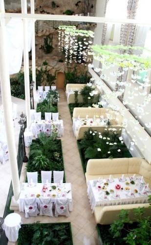 Гостиница Garden Hall