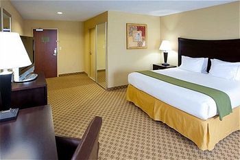 Отель Holiday Inn Express Hotel & Suites CHESTERTOWN