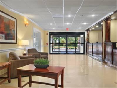 Отель Baymont Inn and Suites Baytown