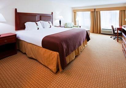 Отель Holiday Inn & Suites Asheville Downtown