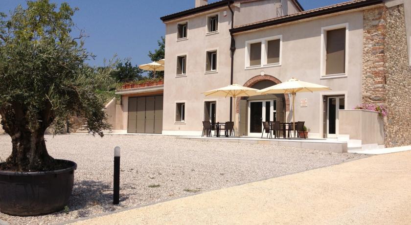 Отель Bed & Breakfast Le Coste