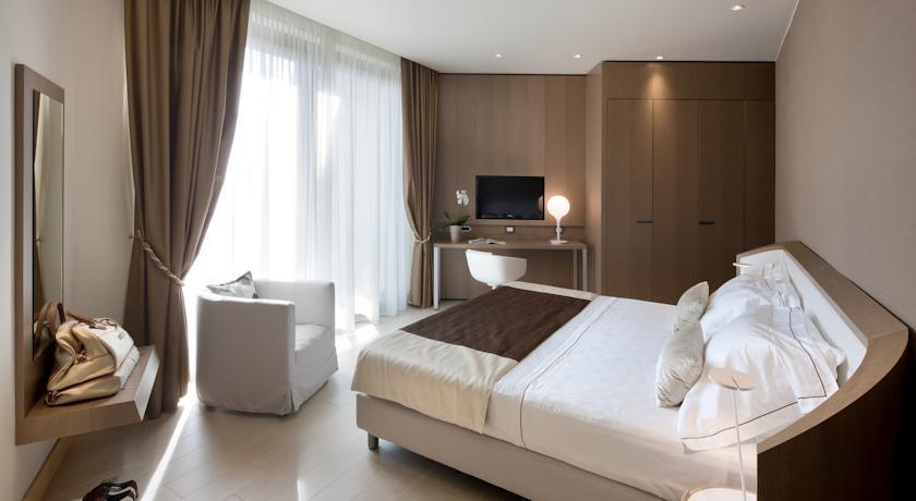Отель Albarella Golf Hotel