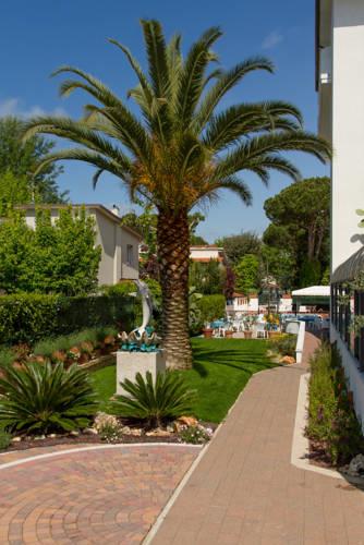 Отель Hotel Tarabella