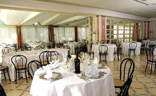 Отель Albergo Little Garden