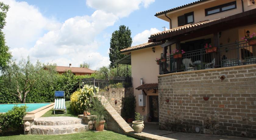 Вилла Rome Suites & Apartments 5
