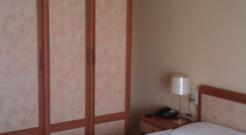 Отель Hotel Rose&Crown