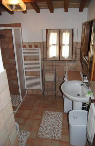 Апартаменты Holiday home Agriturismo La Ginestra