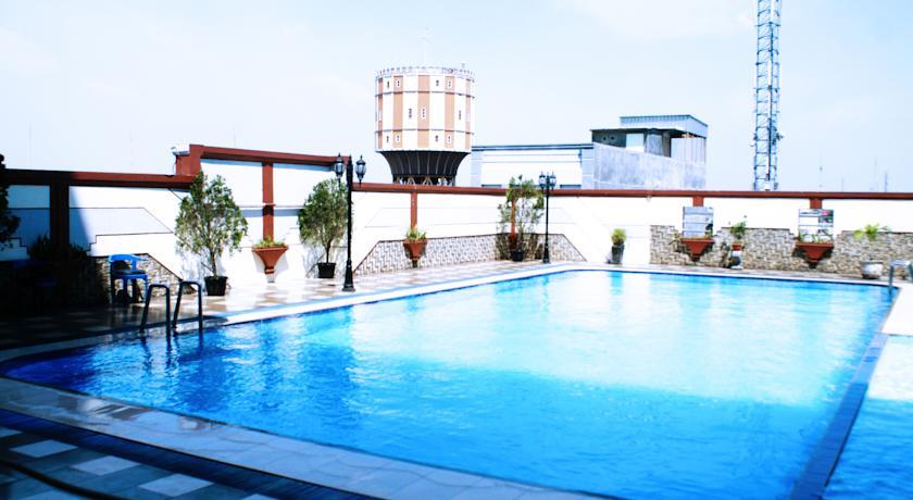 Отель Hotel Soechi International