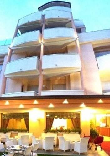 Отель Hotel Cervia