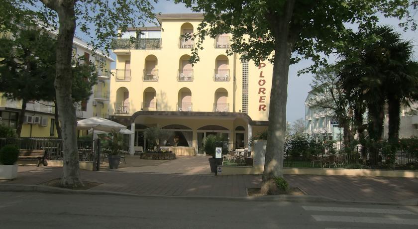Отель Hotel Explorer