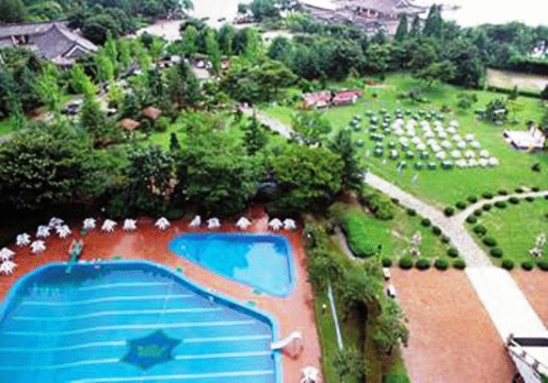 Отель Commodore Hotel Gyeongju