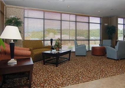 Отель Comfort Suites - Pelham