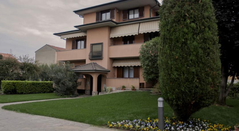 Мини-отель La Castellana B&B