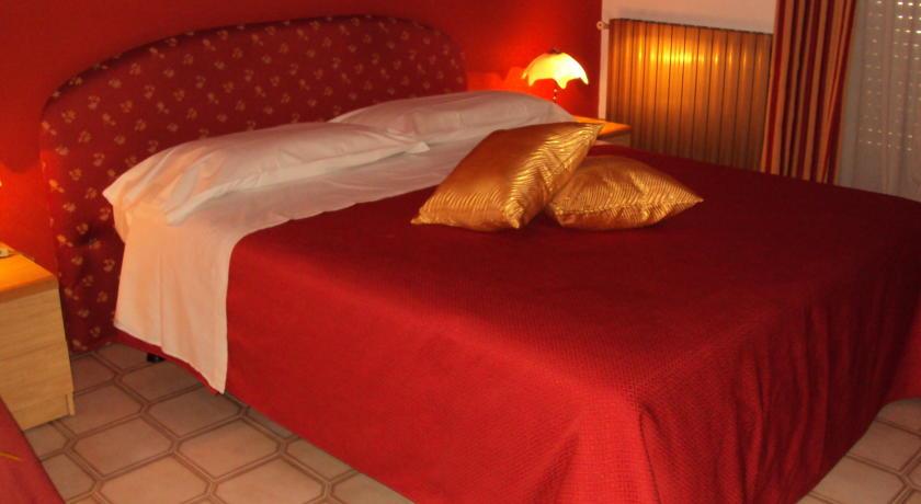 Отель Hotel Collina Del Faro