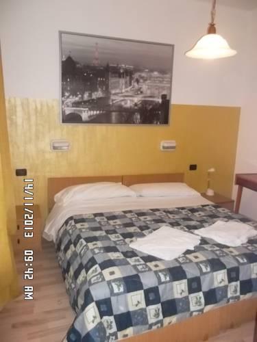 Отель Hotel Paradise