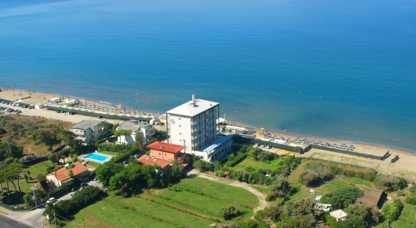Отель Albergo Riviera Spineta