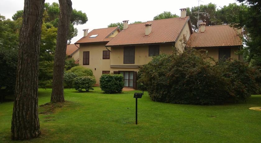 Отель Barlassina Country Club Villa