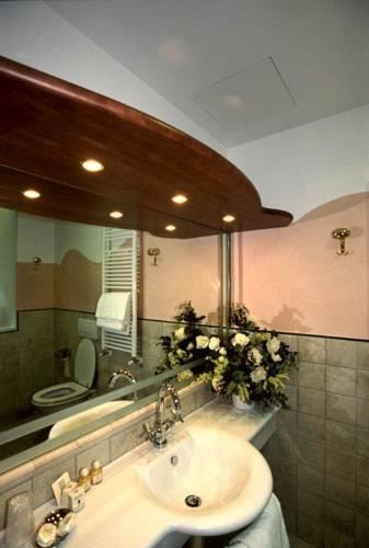 Отель Grand Hotel Terme Roseo
