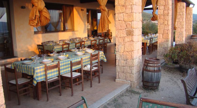 Отель Agriturismo Lu Nibaru