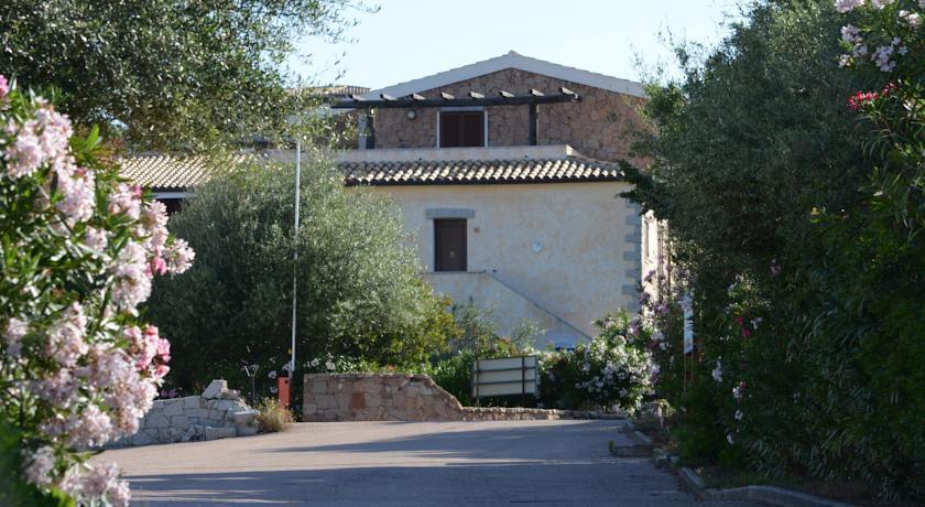 Апартаменты Li Seddi Country House