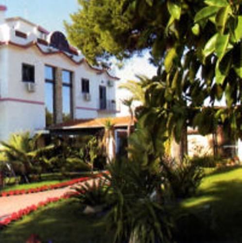 Отель Hotel Villa dei Cesari