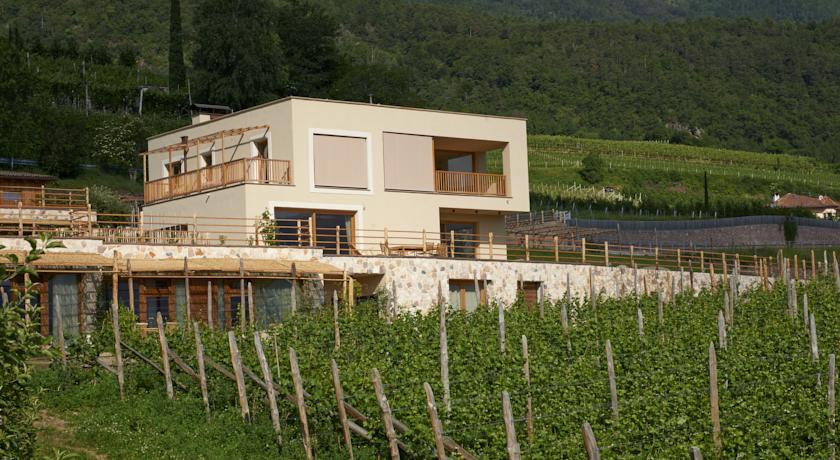 Апартаменты Weingut Stuck