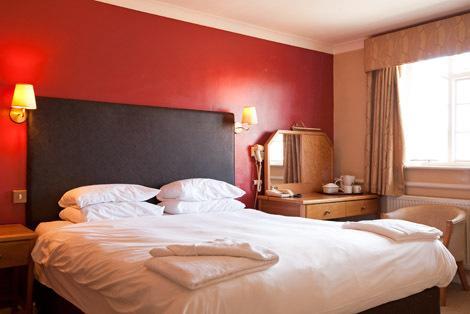 Отель Bear Hotel