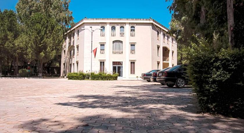 Отель Kriva Hotel