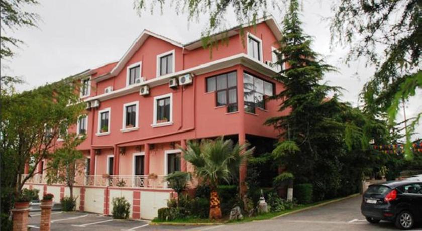 Отель Univers Hotel