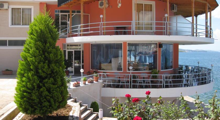 Отель Hotel Delfini