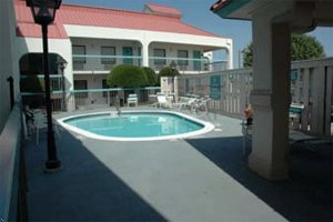 Отель Baymont Inn & Suites Bedford DFW Airport