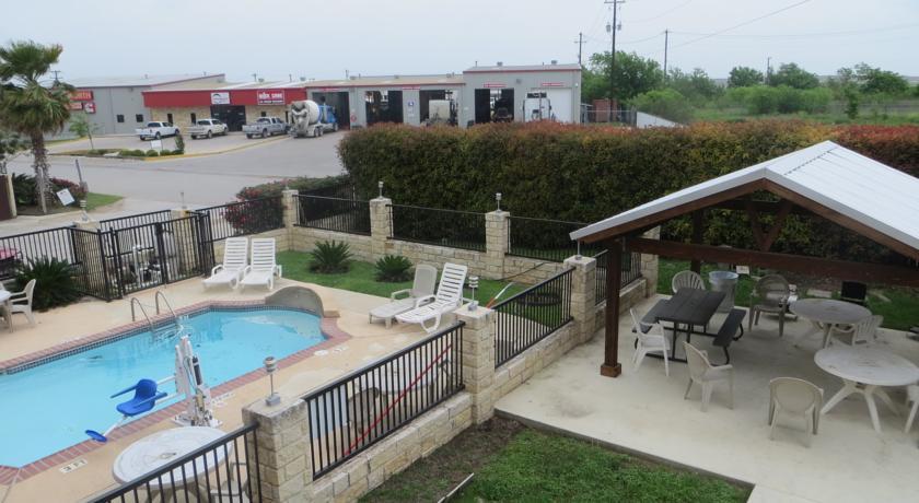 Отель Americas Best Value Inn Buda